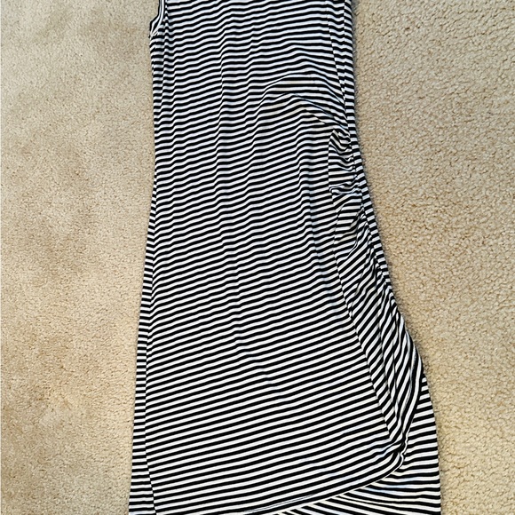 Horizontal Stripe Sleeveless Dress - Picture 2 of 5